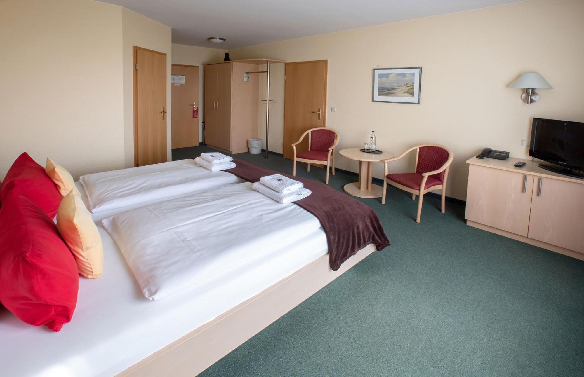 Hotel & Restaurant Zum Kap Arkona Putgarten Екстер'єр фото